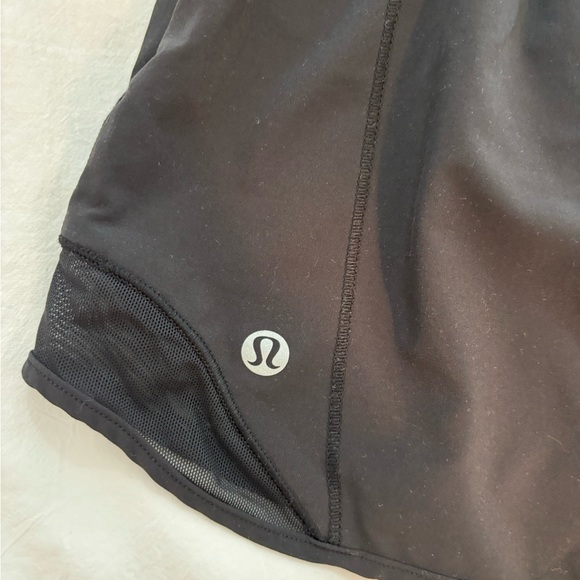 lululemon hotty hot shorts - Picture 3 of 4